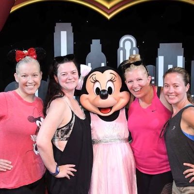Had to stop to strike a pose with Minnie Mouse!